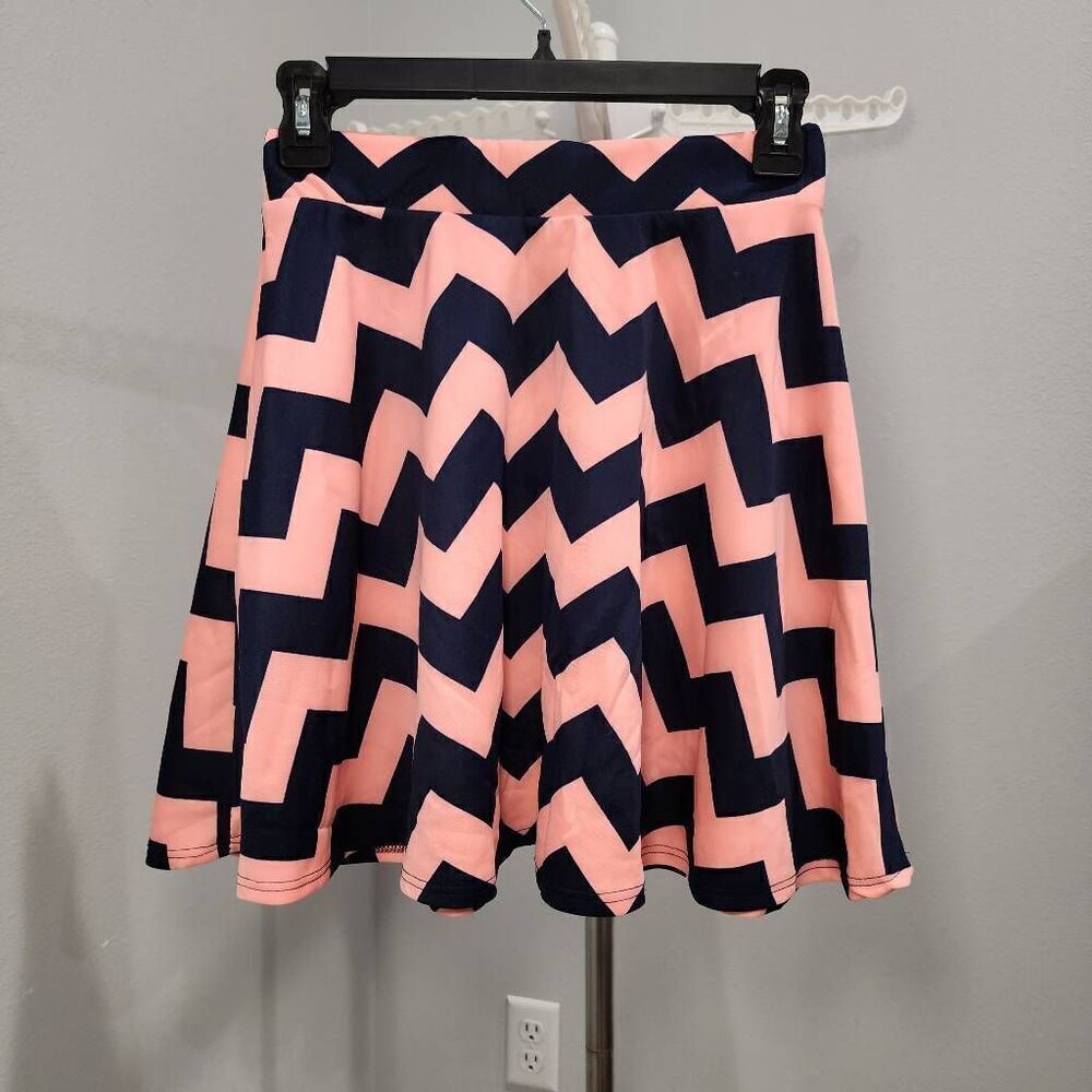 Rue 21 pink/blue zigzag stripe circle skirt M junior elastic waist mini